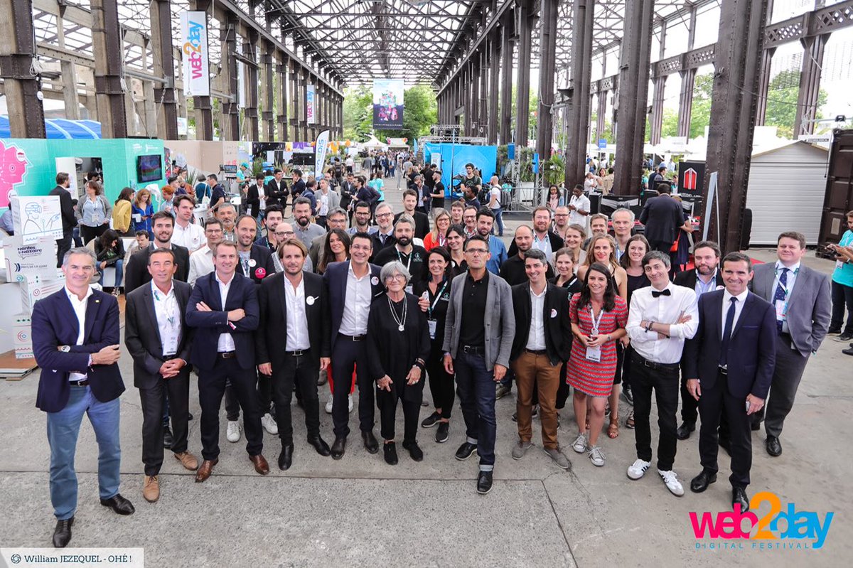 web2day's tweet photo. 📣C'est officiel ! 👏 Photo de famille #frenchproptech sous les nefs, avec @PL_EPtribe, @franckytrichet, @adrienpoggetti, @idealys_M et tous les représentants de la #frenchproptech ! #Web2Day #Nantes #thefrenchproptech https://t.co/VV3vL6BWe7