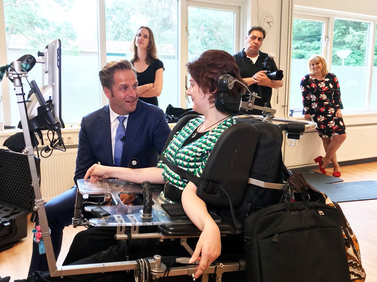 Op bezoek bij zorgorganisatie <a href="/Pluryn/">Pluryn</a> die het leer-/werktraject ‘Carrière Switchers’ heeft opgezet. Steengoed initiatief. Mooi om te horen wat hun keuze voor de zorg voor ze heeft betekend. Meer weten? plusvws.nl/artikel/sector…