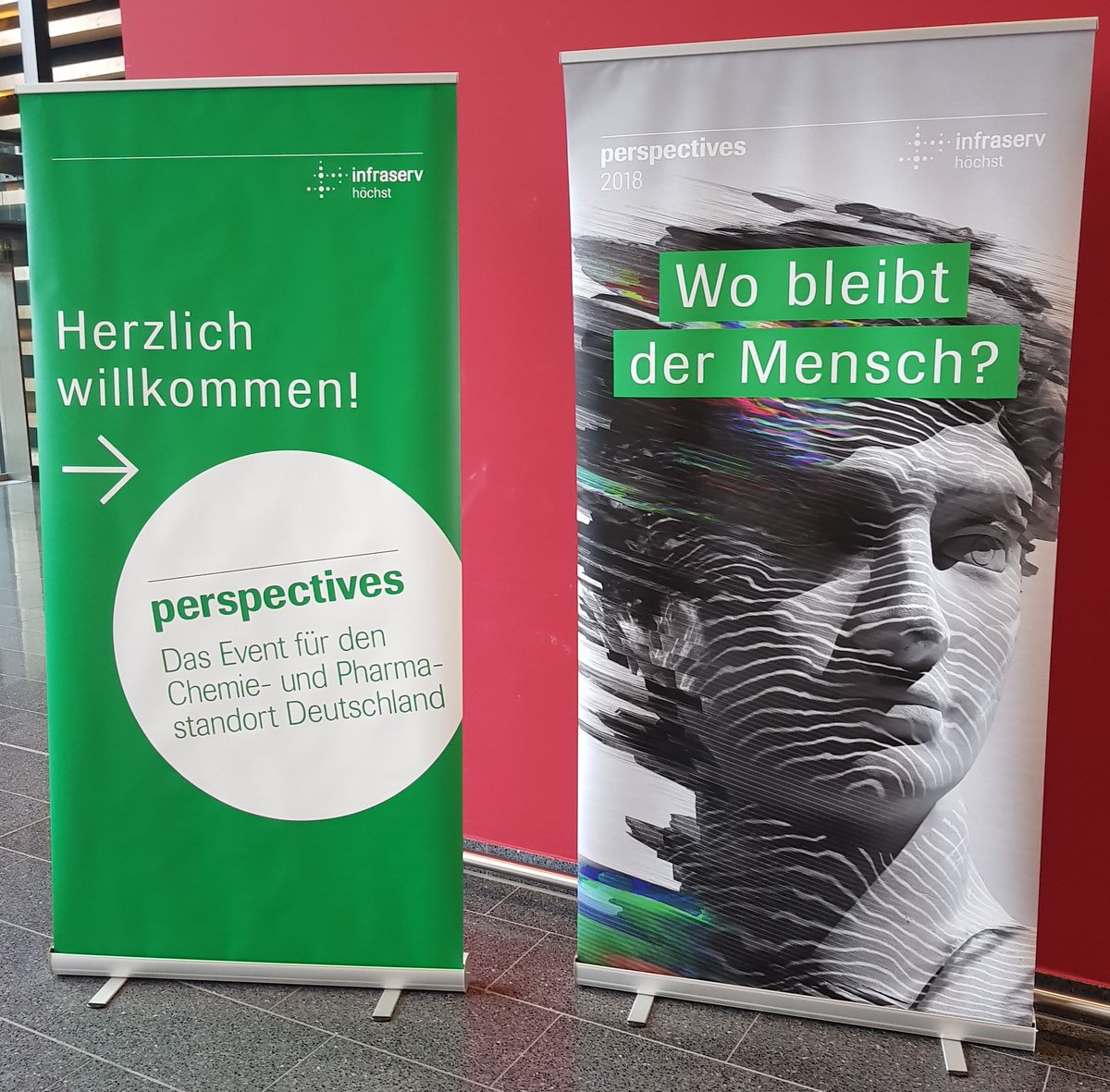 henrik_hahn's tweet photo. Spannende Podiumsdiskussion zum Thema "Wo bleibt der Mensch?" im #digitalen Zeitalter mit Francesco Grioli von der @igbce, Michael Heraeus und Richard David Precht bei der #perspectives2018 von @Infraserv auf der @ACHEMAworldwide 2018. https://t.co/uYHDqUAfkL