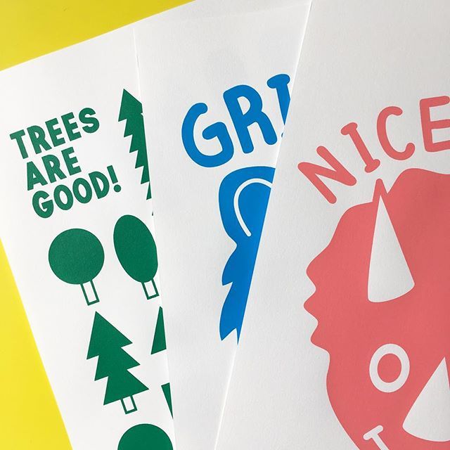 hellohelloDODO's tweet photo. @ashdownroadartists opens tomorrow evening 6-8 and then for the next 3 weekends as part of @worthingartistsopenhouses 😎 Here’s a sneak peek of a few new screenprints we’ll have there ☺️
.
.
.
#hellododo #niceratops #treesaregoodtreesaregood #grinandb… https://t.co/5HxAYSRpgH https://t.co/1Kp9qx5O11