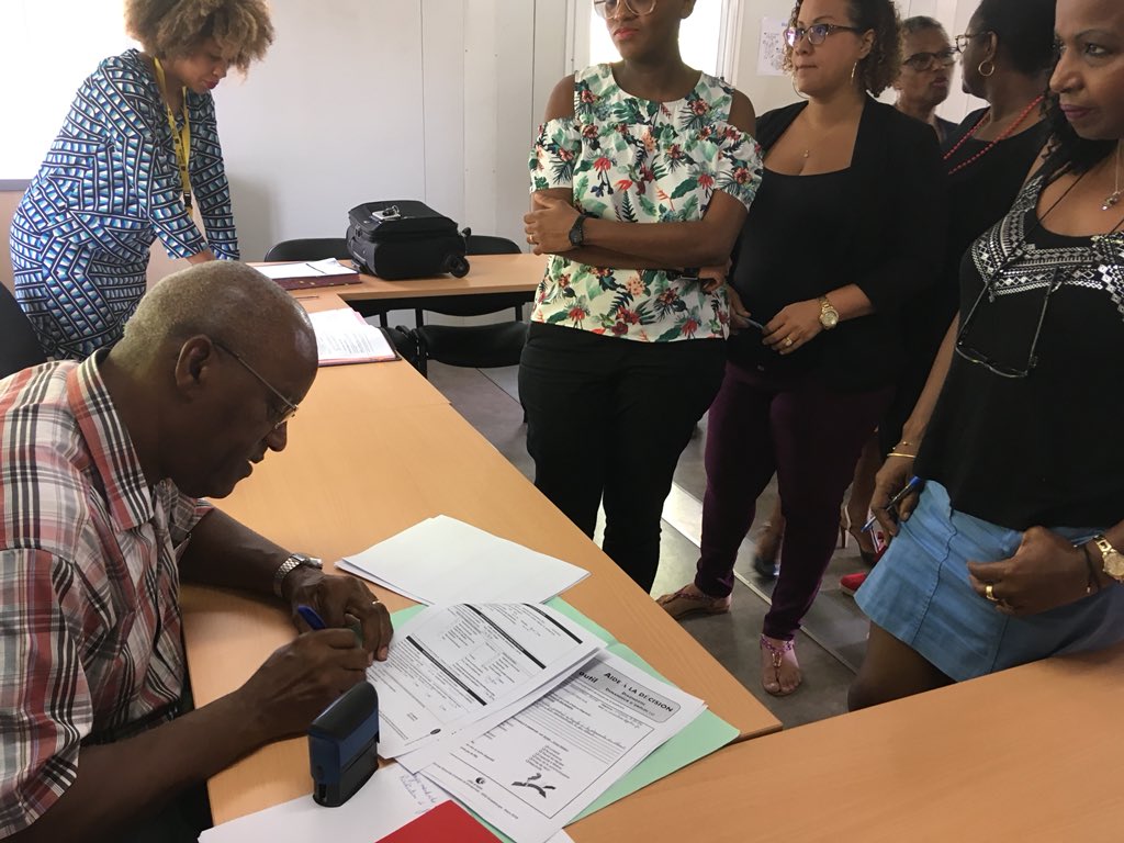 PAbymes's tweet photo. Signature #PEC @PAbymes #CGSS #Guadeloupe #Compétences #Efficacité #Embauches https://t.co/WloCaugfqR