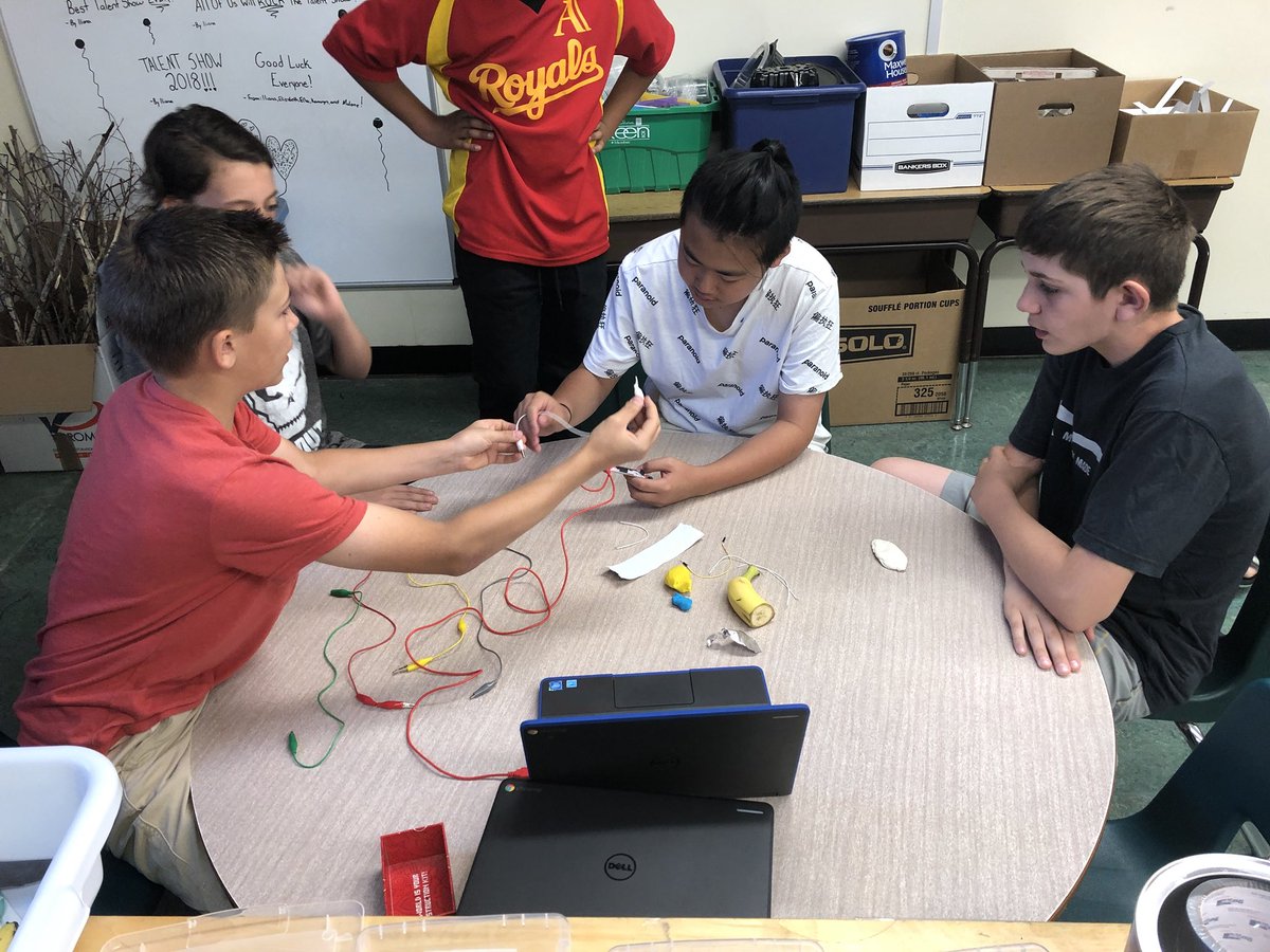 gkyfranzen's tweet image. Gr 6 students at @infoAlexandraPS  are getting started with their Makey Makey projects! #TLDSBcode #TLDSBlearns
