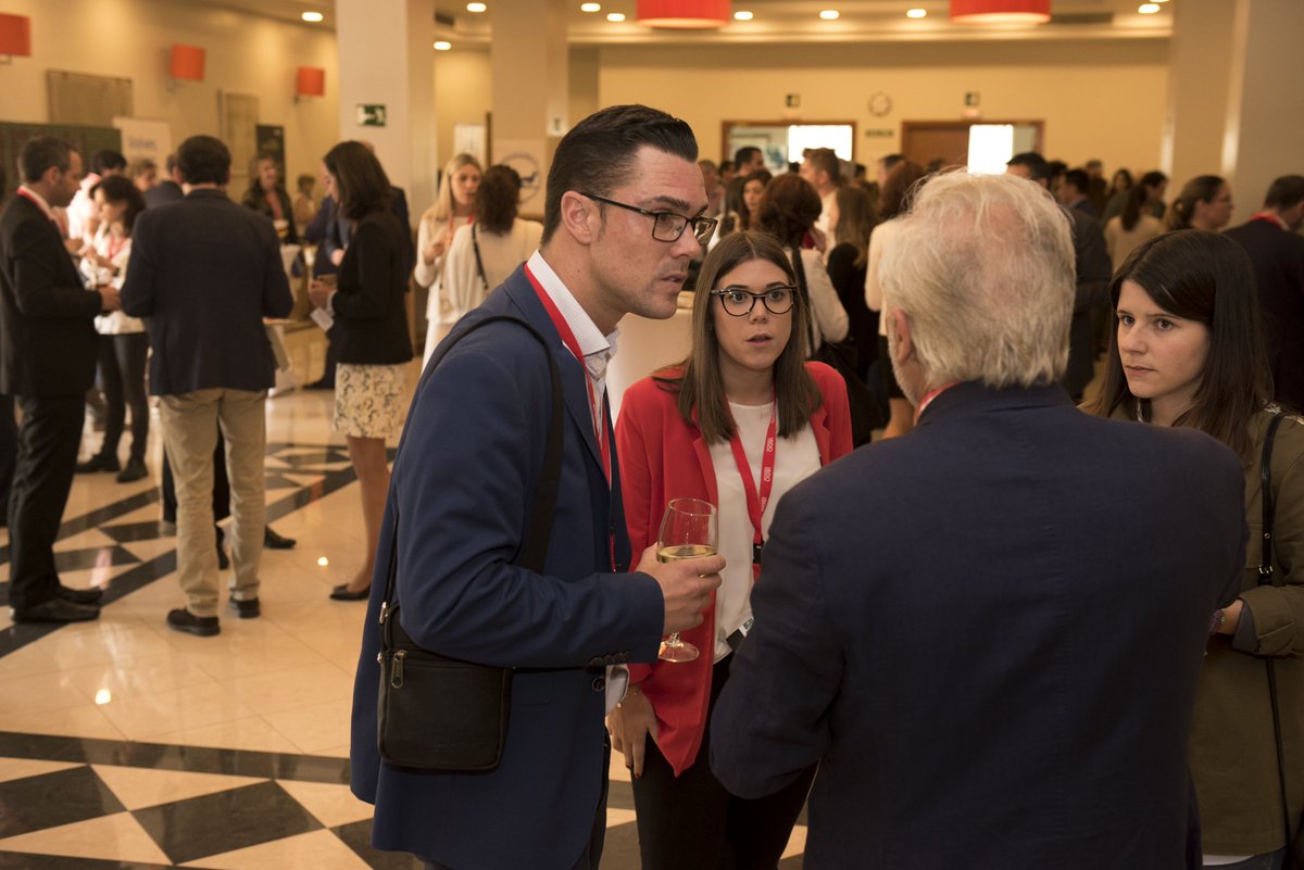 Alimarket_GCon's tweet image. Tras siete interesantes ponencias finalizamos el primer tramo del IV Encuentro Alimarket. Un excelente momento para conversar y estrechar relaciones degustando el excelente catering de @Elbahoteles Madrid Alcala. #ALIENV18 #relax #networking #smalltalk #business