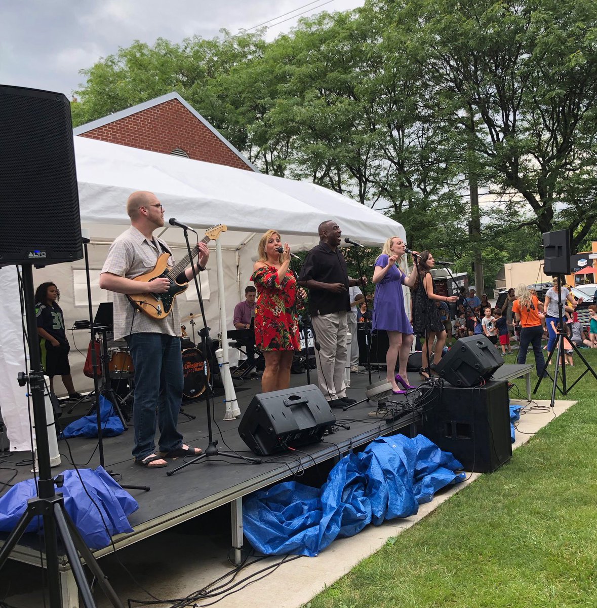 Thanks to the <a href="/Conspiracy_Band/">The Conspiracy Band</a> for kicking off the first Music on the Lawn last night at the <a href="/GViewLibrary/">Grandview Library</a>. Get the full summer schedule here: ghpl.org/music/