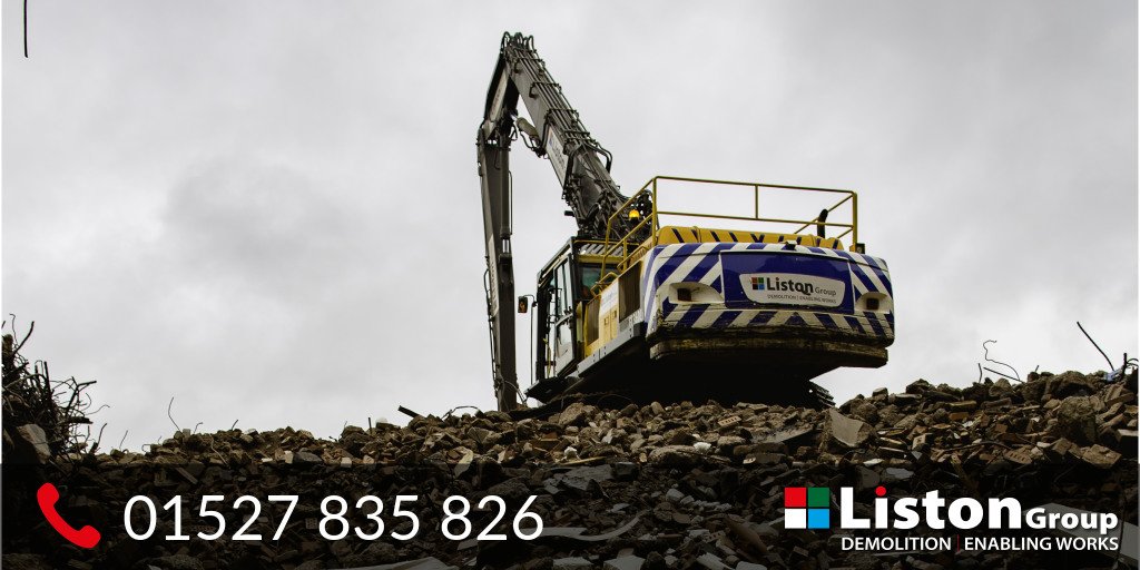 ListonGroup's tweet photo. We provide experience and expertise in structural demolition services, ranging from single houses to large industrial sites. Give us a call ☎️ 01527 835 826 ☎️ -listongroup.co.uk 💪 #SmashinBrum #MidlandsHour https://t.co/rXu6L1DkD7