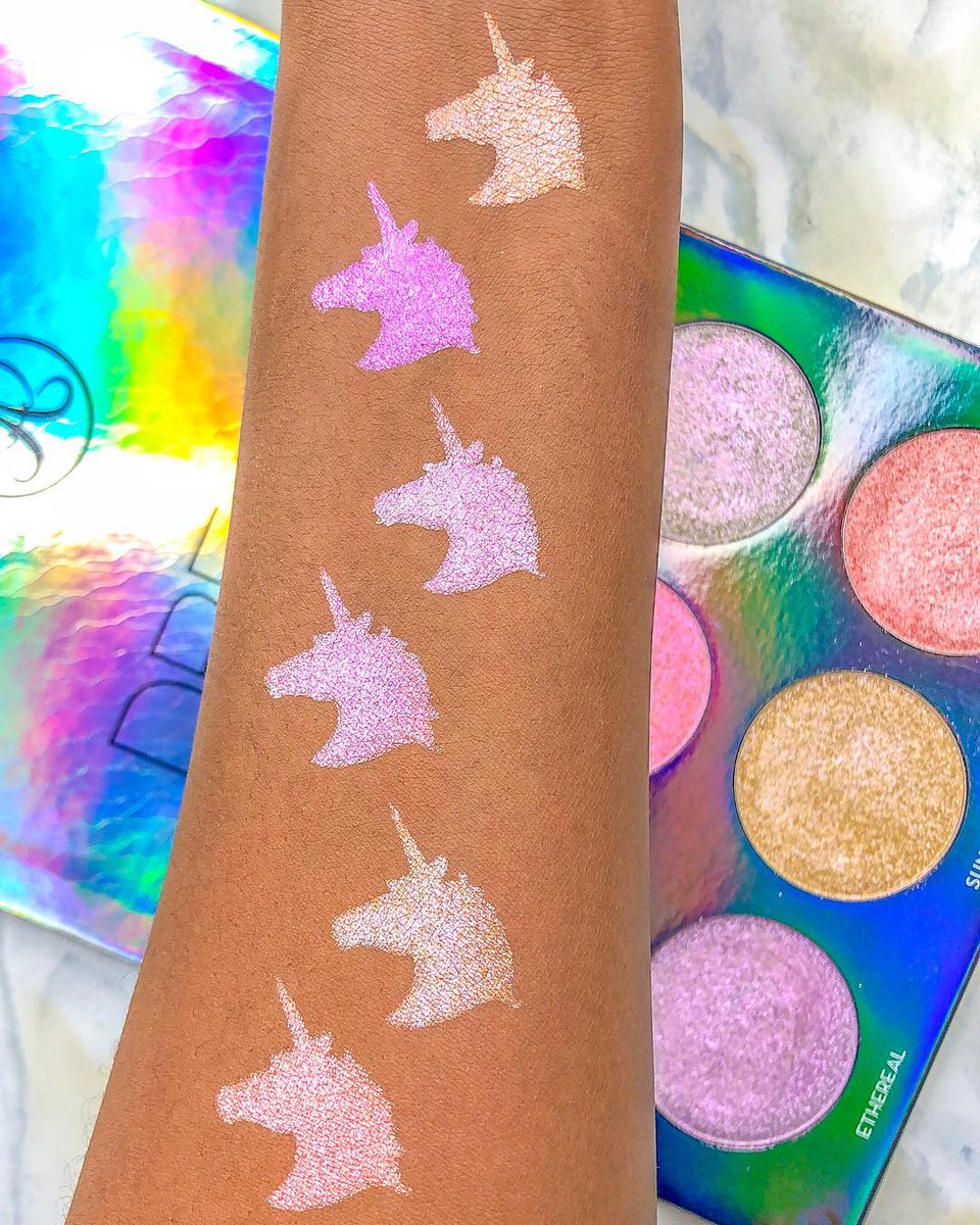 ABHcosmetics's tweet photo. So apropos🦄Dream #GlowKit @StylesByMiraa 

#ABHGlow #AnastasiaBeverlyHills https://t.co/DvejlQQGCH