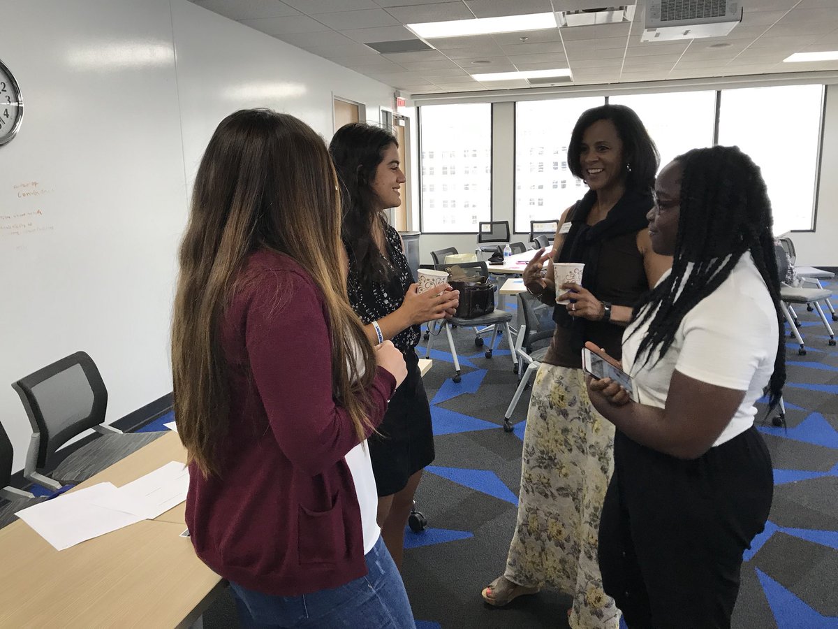 <a href="/jdelanoford/">J. DeLano Ford</a>, Executive Director of @TeachForAmerica stopped by <a href="/GeorgiaStateU/">Georgia State University</a> <a href="/RobinsonCollege/">Robinson College GSU</a> <a href="/enigsu/">GSUENI</a> for <a href="/GivingPoint/">GivingPoint</a>’s #SummerInnovatorsAcademy to facilitate a workshop on #Networking Do’s and Don’ts
-
#business #etiquette #socialinnovators #entrepreneurship #makeanimpact