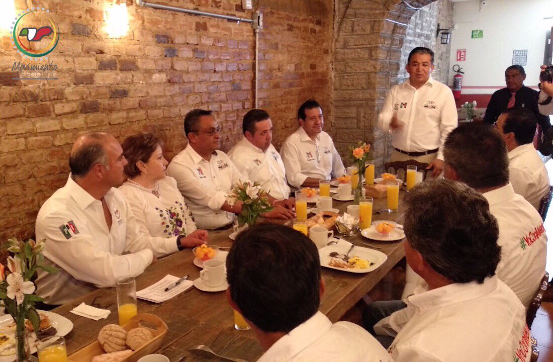 MT_TLX's tweet photo. El día de ayer, @ppcalzada comenzó su visita a #Tlaxcala, con una rueda de prensa para dar a conocer que el #MovimientoTerritorial respalda el proyecto de nación de @JoseAMeadeK, de @edithanabel_av y @ElProfe_Florent, de @MarianoGlzA, @BlancaAguilaL y @Sandra_Corona. #MTConMeade https://t.co/6rds62FbNA