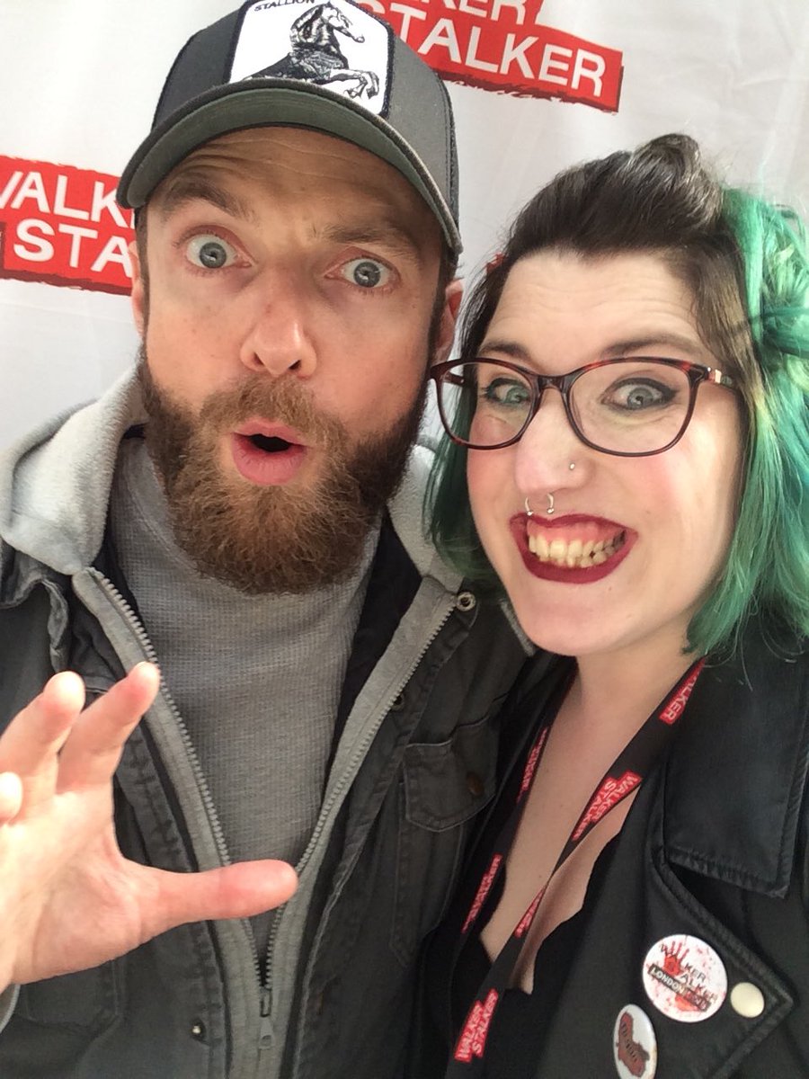 Charazard_'s tweet photo. @WalkrStalkrCon @RossMarquand loved meeting Mr @RossMarquand this year 😍 my #Backpackguy https://t.co/JDOP5xSdPO