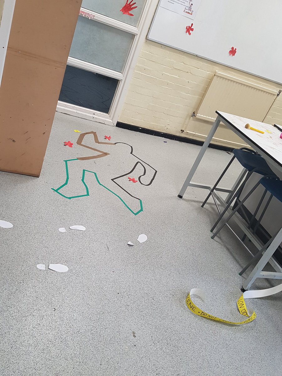 SholingScience's tweet photo. Tstc science club showing Year 5 students some exciting science experiments #scienceclub #inspiring #tstc @SholingScience @BoehmeSolveig https://t.co/IaEdCACC7V