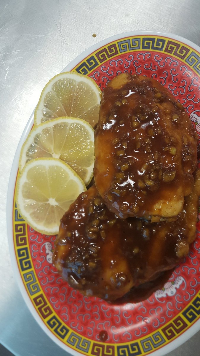 cheffess2002's tweet image. Chinese lemon chicken and egg fried rice, all about the garlic and ginger 😎#Endofclass #foodieheaven. @WMccurrach @CofGCollege @Cookery_COGC