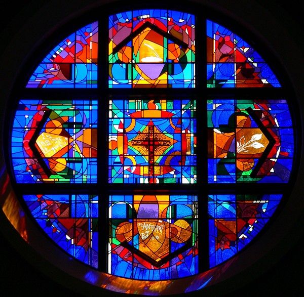Holy Father, forgive the offenses of every sinner, let the dead perceive the light of your countenance.

~ May we be holy as you are holy.

#Vespers #EveningPrayer #PrayersfortheDead #Prayer
#FeastDay #StAnthony

Stephen Wilson window, #StAnthonyofPadua Church The Woodlands Texas