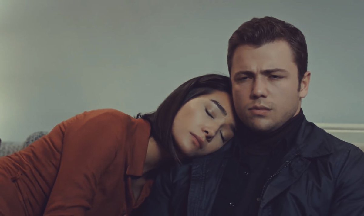 cicekgibibirisi's tweet photo. -Yavuz, başına ne gelirse gelsin ne karar verirsen ver ben senin yanındayım. Ama söz ver bir delilik yapmayacaksın..

TolgaSarıtaş || AybükePusat
#YavBah #Söz https://t.co/PjOeEkPDyF