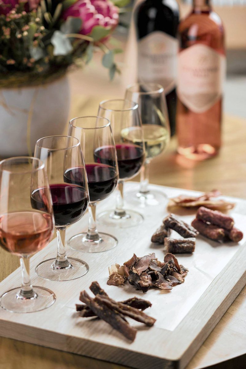 WineGuild's tweet photo. Need a new idea for a party? Try hosting your own wine-tasting party! #winelovers #winetasting https://t.co/fqac5buuLJ https://t.co/tDrr46iCDI