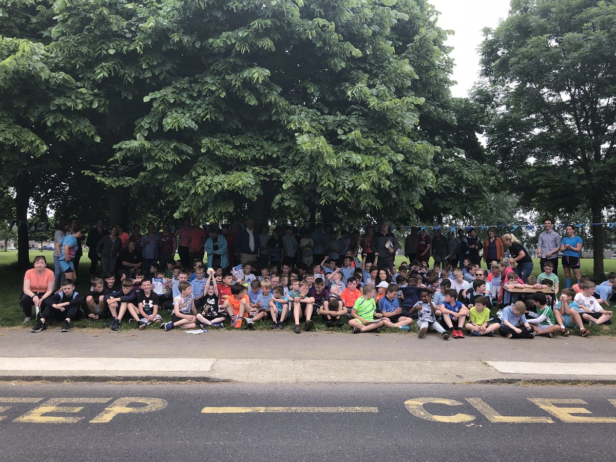 missgillsclass's tweet photo. More photos from our 5k run today. Well done to everyone who took part! Special thanks to all the parents that helped out 😬 @4StBrendans https://t.co/qh9I1WafOk