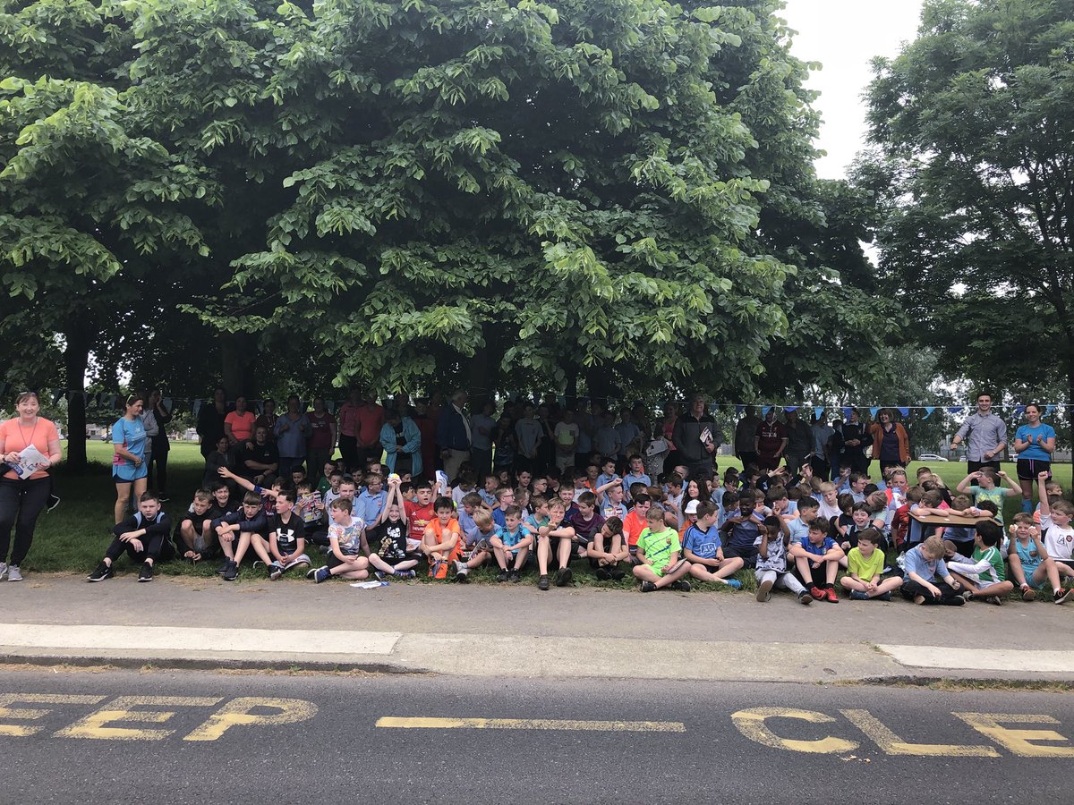 missgillsclass's tweet photo. More photos from our 5k run today. Well done to everyone who took part! Special thanks to all the parents that helped out 😬 @4StBrendans https://t.co/qh9I1WafOk