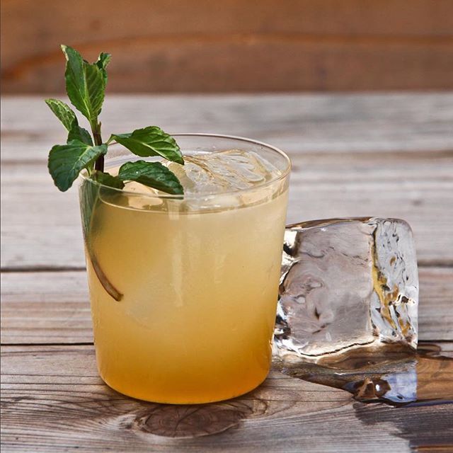 The drink that inspired the start of <a href="/smallhandfoods/">Small Hand Foods</a>: the Mai Tai! 🍹 In founder Jennifer Colliau's pursuit to make the original Trader Vic's recipe (rum, Orgeat, fresh lime, and curaçao), she ran into trouble finding orgeat made from real almonds, in… ift.tt/2LNLGqD