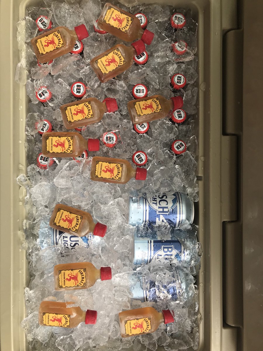 cnote_72's tweet photo. Vacation has officially started. CO here we come. #TomanTime @Tbone_72 @JessJones52 @mgf0263 @COBeerMoose @FireballWhisky @KCBierCo @BuschBeer @YETICoolers https://t.co/XqPQQNrsWj