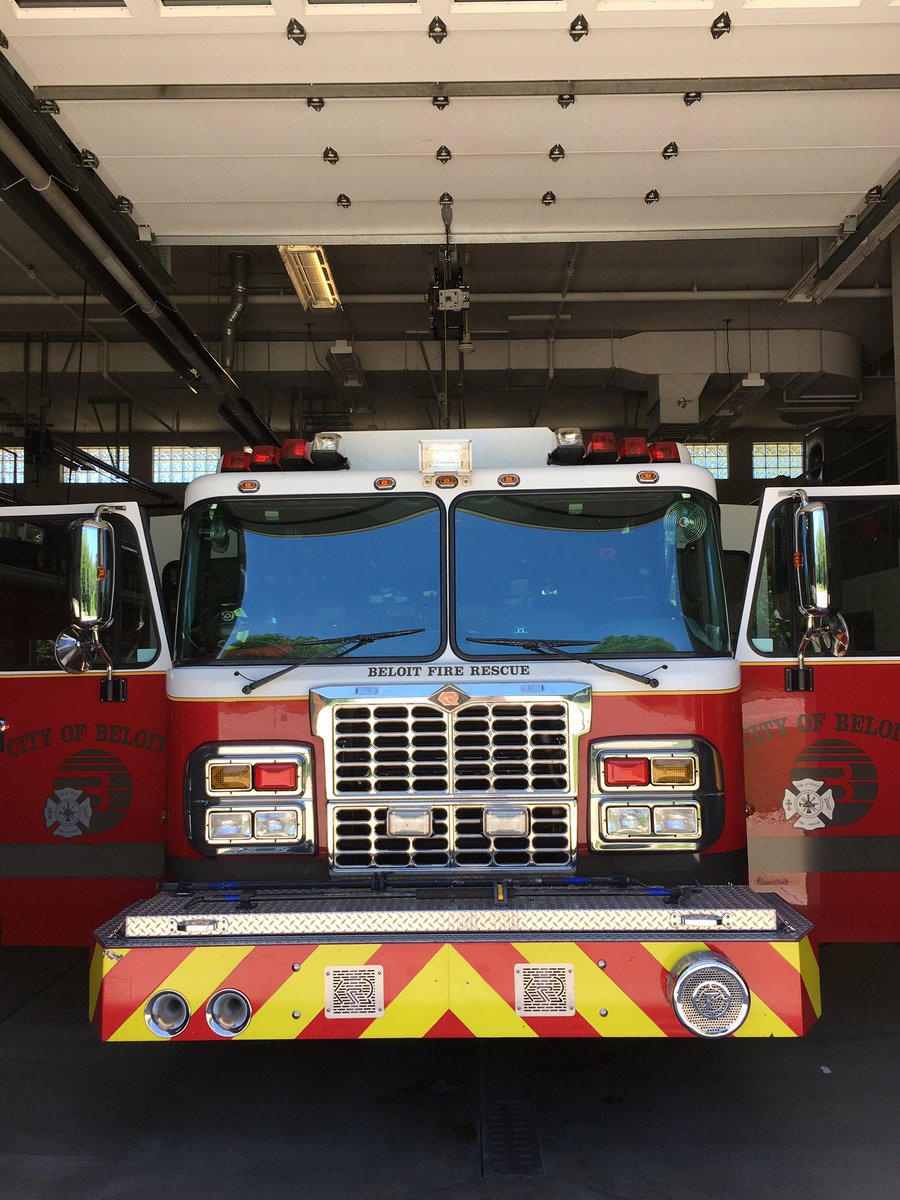 beloitskycarp's tweet image. Come out to Pohlman Field this Friday for First Responders night! Both the city and the town of Beloit will be showing their fire engines at the ballpark as we honor all first responders! Game starts at 7:00 p.m.