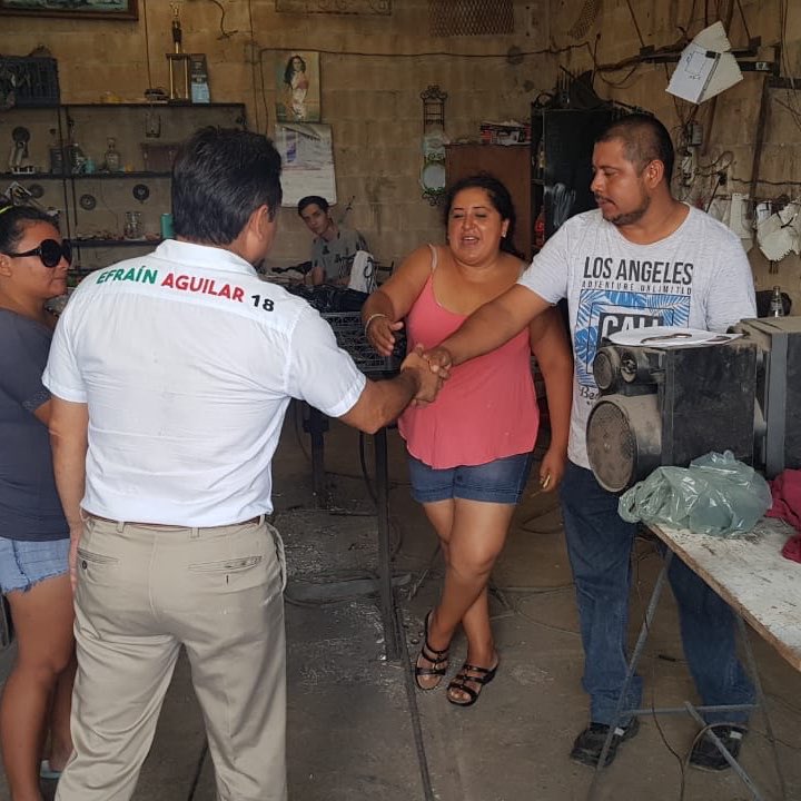 efrainaguilarg's tweet photo. De aquí soy y no me voy, gracias vecinos de Juan Pablo  por su cálido cariño, trabajaremos juntos de la mano para un mejor distrito.
#ConmigoTúSíCuentas 
#MéridaMejor 
#YucatánPrimero https://t.co/AI4rzEBilV