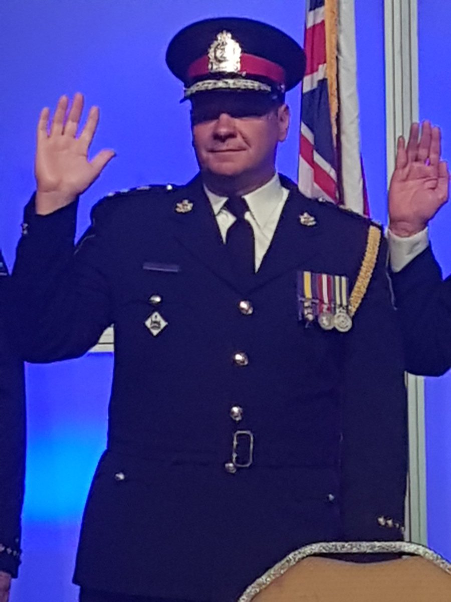 DarylLongworth's tweet photo. LPS Chief John Pare being installed as OACP Vice President to ensure #LdnOnt has a voice on both local and provincial community safety matters.  #OACP2018 https://t.co/X2D23gm9dq
