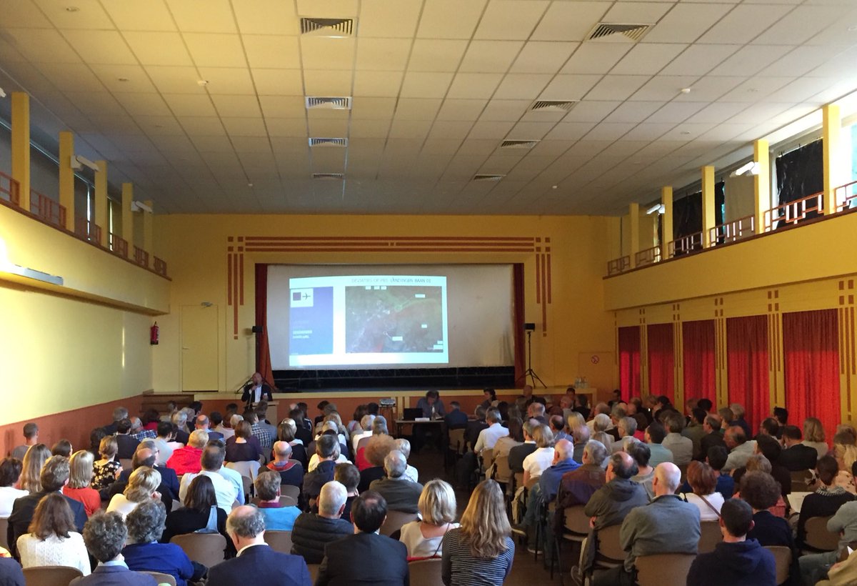 PeggyCortois's tweet image. Salle comble à Wezembeek pour une soirée sur le survol de l’Est de Bruxelles avec Philippe Touwaide. ⁦@CharlesMichel⁩ ⁦@francois_bellot⁩ ⁦@dreynders⁩ ⁦@AlexiaBertrand_ @ubcna ⁦@Piste01casuffit⁩ #survol #nuisances #Sante