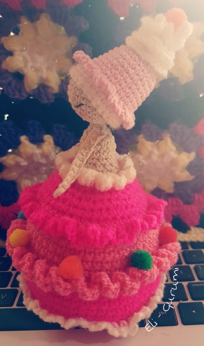 eligurumi's tweet photo. Nueva belleza!! #CupcakeDoll ¿Qué les parece? A mi me encanta 😍
.
.
.
#CrocheteandoAndo #Amigurumi #Doll #HandMade #Cute #Pink #Love #Ganchillo #Crochet #Tejido #MadeWithLove #EntreAgujasYLanas #Arte #Creando #Belleza https://t.co/WlBcMZwCr0