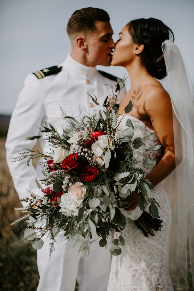 CasablancaBrida's tweet photo. This STUNNING fall wedding is up on our blog now! Head over to our blog to see more of Jalissa and Lewis’ gorgeous rustic elegant wedding. | Dress: #Style2252 | Photography: Sarah Brookhart Photography| #CasablancaBridal #CasablancaBride #CelebrateForever https://t.co/lc6DAomINR