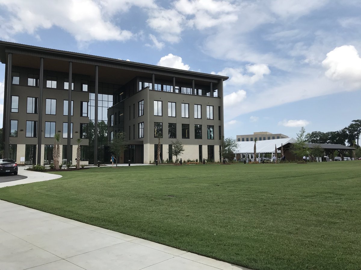BerkeleySCGov's tweet image. Berkeley County is honored to celebrate the grand opening of @blackbaud on Daniel Island today! #chsnews