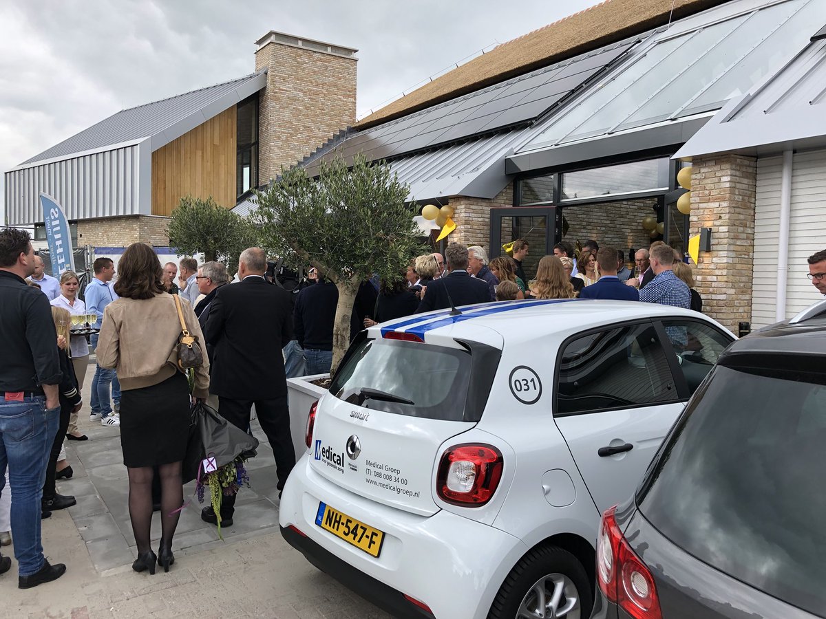VNLarchitecten's tweet photo. Vandaag is @HetTheehuisGrou feestelijk geopend door @henkdeinum. VNL architecten feliciteert familie Osinga en familie Slump van harte met dit prachtige gebouw! https://t.co/92RQG2jsjv