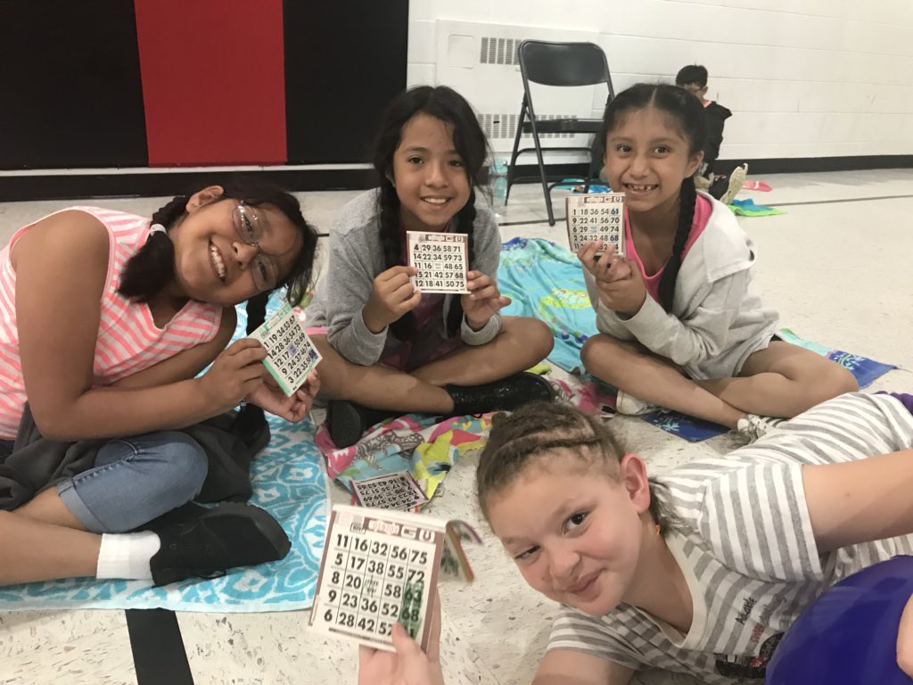 MsBunge_RBPS's tweet photo. Beach bingo with some fun prizes and yummy Italian Ice. Thank you @light_house_ice ! ♥️💙@rbpsEAGLES #RBBisBIA #3rdgradethings https://t.co/IJYE5Pbs2S
