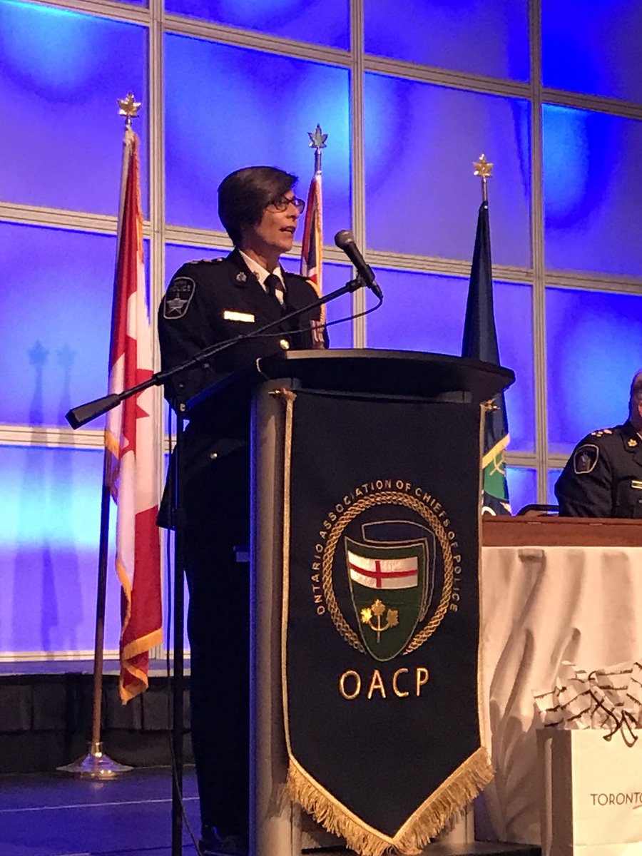 tpsmclean's tweet photo. Chief Kimberley Greenwood being sworn in as the newest president of the OACP. She’s a proven leader committed to community safety, and public trust and confidence. #OACP2018 #RealLeadership @BarriePolice @OACPOfficial https://t.co/NaeNIXicgv