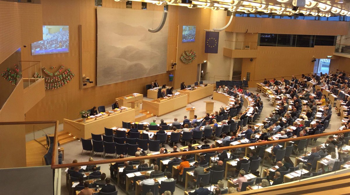 Grattis alla barn - nu har Sveriges Riksdag tagit ett väldigt viktigt beslut. Barnkonventionen blir svensk lag. Barns rättigheter kommer att stärkas och alla som jobbar med barn och tar beslut för barn kommer få länge efterlängtad vägledning och utbildning. En bra dag alla barn!!