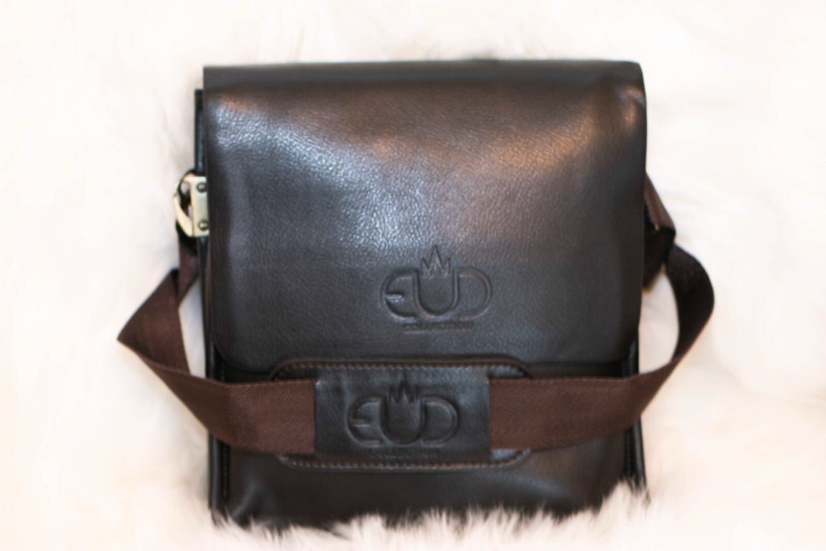 princessEud's tweet photo. @Eudcollection Introducing Eud Men Brown Leather Crossbody bags. Buy yours now on sale at https://t.co/F5Yq2wMzrs #Eudcollectionbags @eudcollection 
Pye kout pran devan 🏃🏾‍♂️🏃🏽‍♂️🏃🏼‍♂️🏃🏻‍♂️🏃‍♂️ https://t.co/mjY7nQyiPe