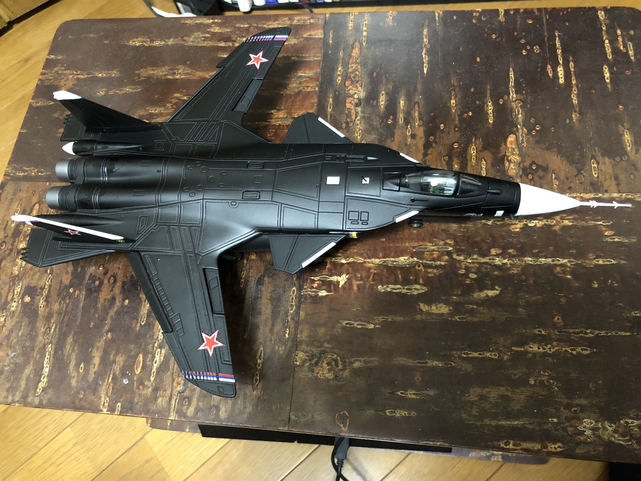 تويتر サイ على تويتر ロシアの狗鷲 ことsu 47 Berkutです ステルス化の波に呑まれて陽の目を見ることはなかったけれど 見た目は1番 カッコイイと思うw 戦闘機 ロシア空軍 T Co M4xu7lenko
