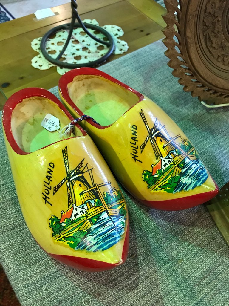 OneMrktSt's tweet photo. Clogging any one? @oldies_marketplace

#clogging #oldiesmarket #onemarket #newburyport #summer2018 #northshore #merrimackriver #vacationhome #vacation2018 #vrbo #airbnb #newburyportchamber #BeautifulDestinations #wedding #summer2018 #beach https://t.co/I3G0hY0BSY