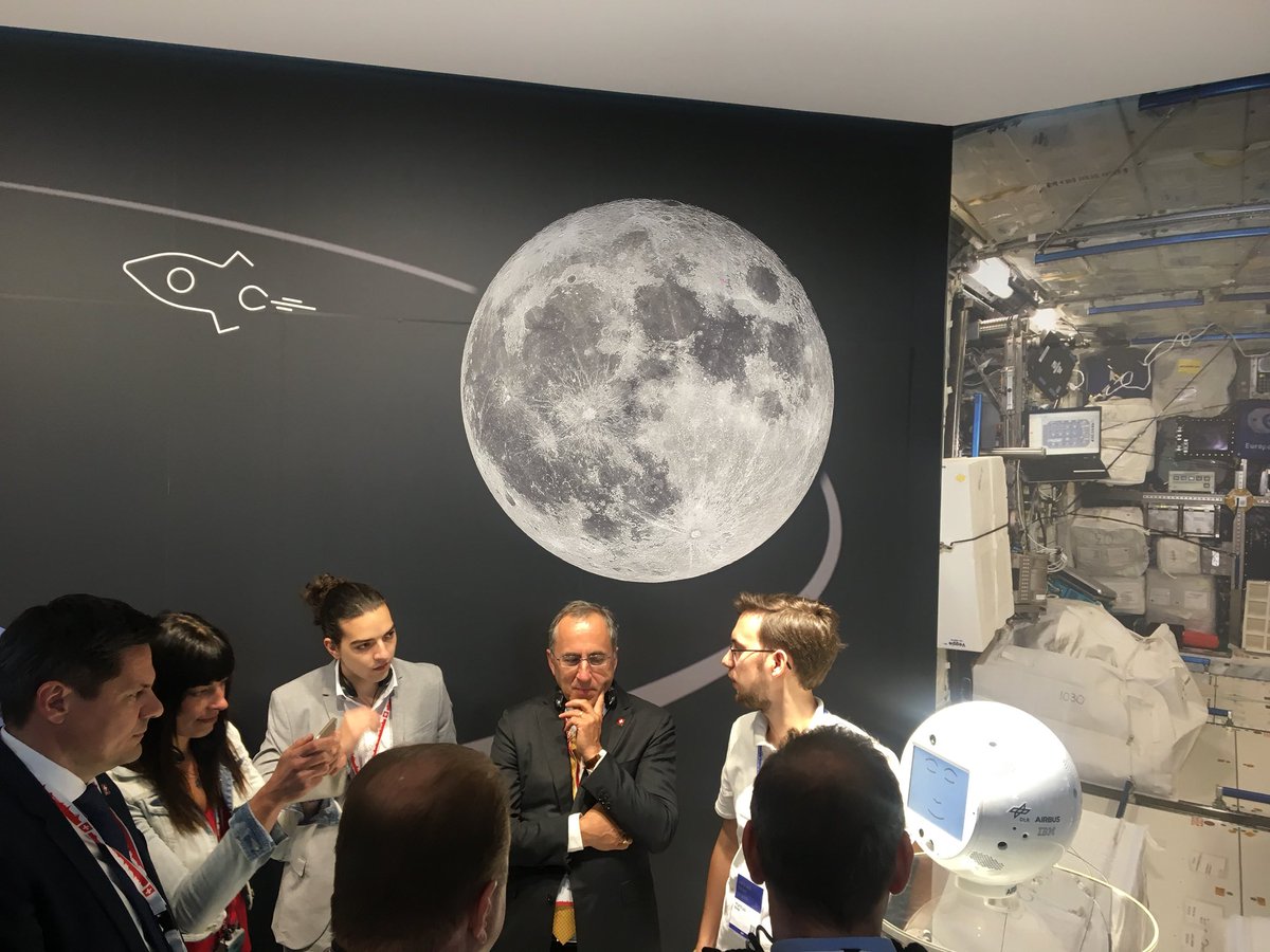 ImmanuelLuhn's tweet photo. Hi, there is CIMON! Join us at Pavillon 35 at #cebit2018 to get to know #CIMON, the astronaut assistance system for the DLR Space Administration. AI @ ISS #AI4Space #TheSkyIsNotTheLimit4AI #IBMwatson #NumberOneAI https://t.co/pBmHeFHNiV