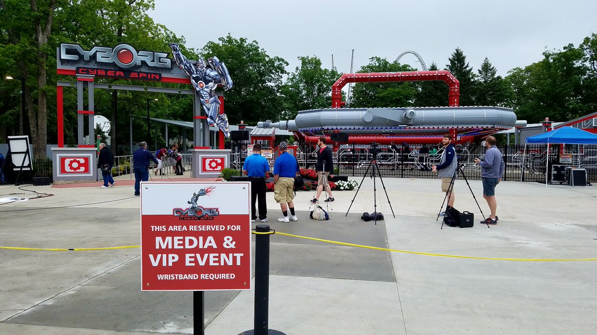 CoasterForce's tweet photo. America's first ABC Rides' Tourbillion attraction and we're here at the @SFGrAdventure #CyborgCyberSpin media event to see if it's as good as it looks! https://t.co/E1ReHIXWgB