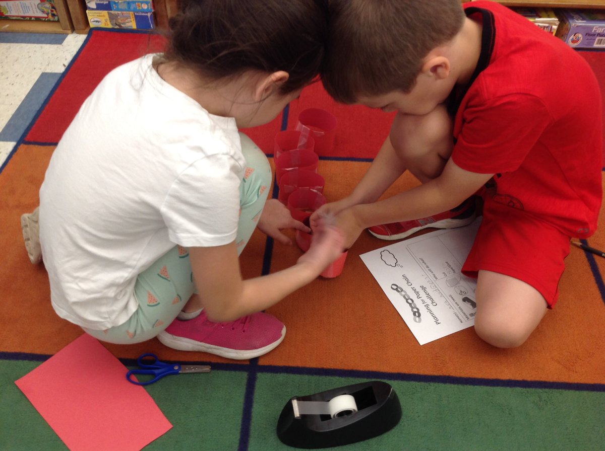 RawdingMolly's tweet photo. More Paper Chain Challenge fun in K!! 
So fascinating to watch and listen kinders explore, try different ideas, and learn from each other!

#LTLmath
@FiskeMath @FiskeSchool https://t.co/kX5k7YMtoe