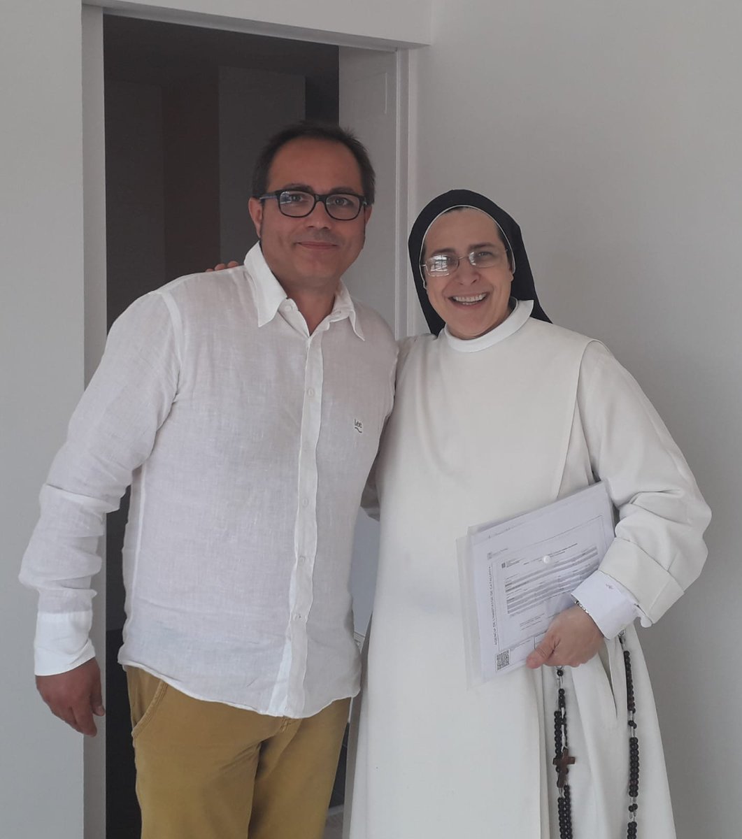 GalvanRafel's tweet photo. Avui he coincidit per temes laborals amb @sorluciacaram Gran persona, un referent per la seva dedicació i esforç en ajudar a la gent. Gran tasca la que desenvolupa! Molts ànims i endavant...Fa falta gent amb aquest tarannà #Manresa #elbruc https://t.co/But9dPJaSK