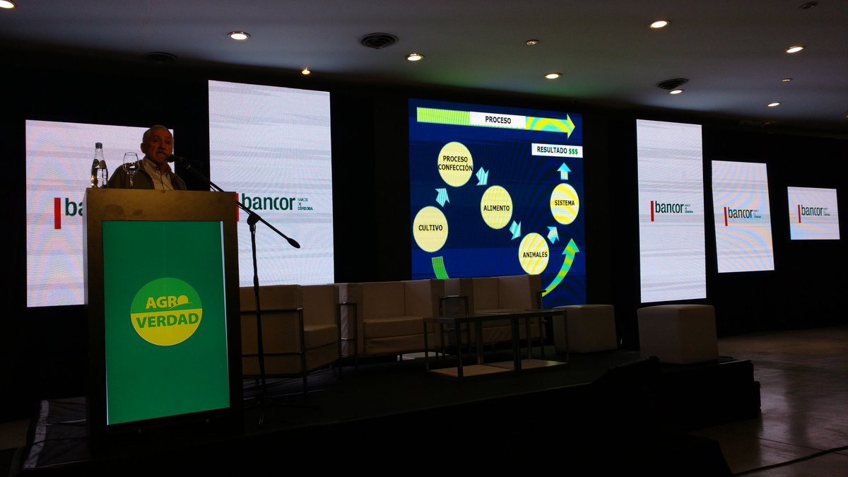 lavozagro's tweet photo. Silajes de sorgo y maíz: claves para su confección y cómo evitar pérdidas. Charla a cargo del especialista del @intaargentina (Manfredi), Marcelo De León en #CordobaGanadera https://t.co/qh55QWGHc5
