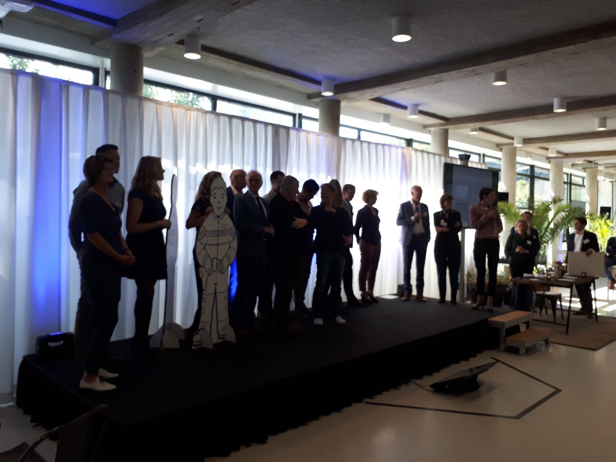 DeBouwcampus's tweet photo. De drie winnaars zijn gekozen door de jury! Cubes in a box, The Next Agency en Modulaire celblokken #boostcamp #innovatiechallenge @Politie @BouwendNL https://t.co/B40BrDG8hp
