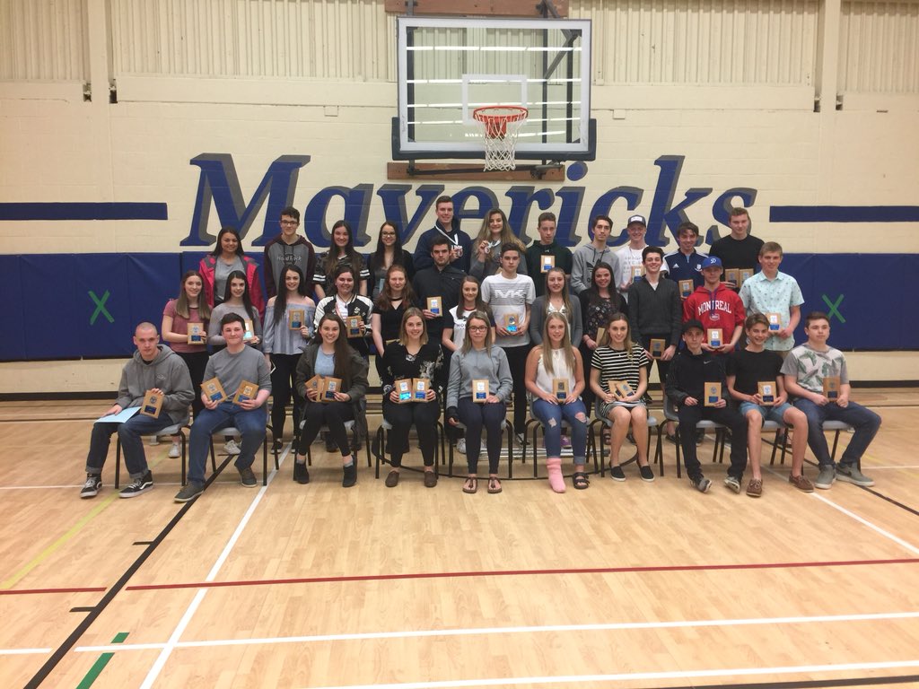 Congratulations to our SKH award winners for 2017-2018 academic year! Well deserved! Be proud. We are! <a href="/NLESDCA/">NLESD</a> 💙#bleedblue #mavnation