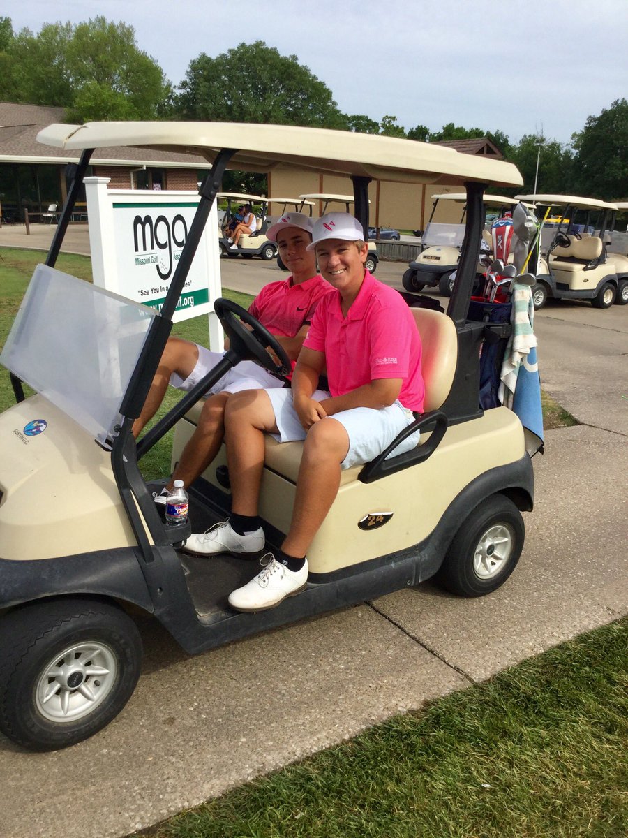 MissouriGolf's tweet photo. Best dressed player and caddie team goes to @conner_obert and Lance Brackett #dreamteam 🏌🏼 https://t.co/g2uFMNnEuA