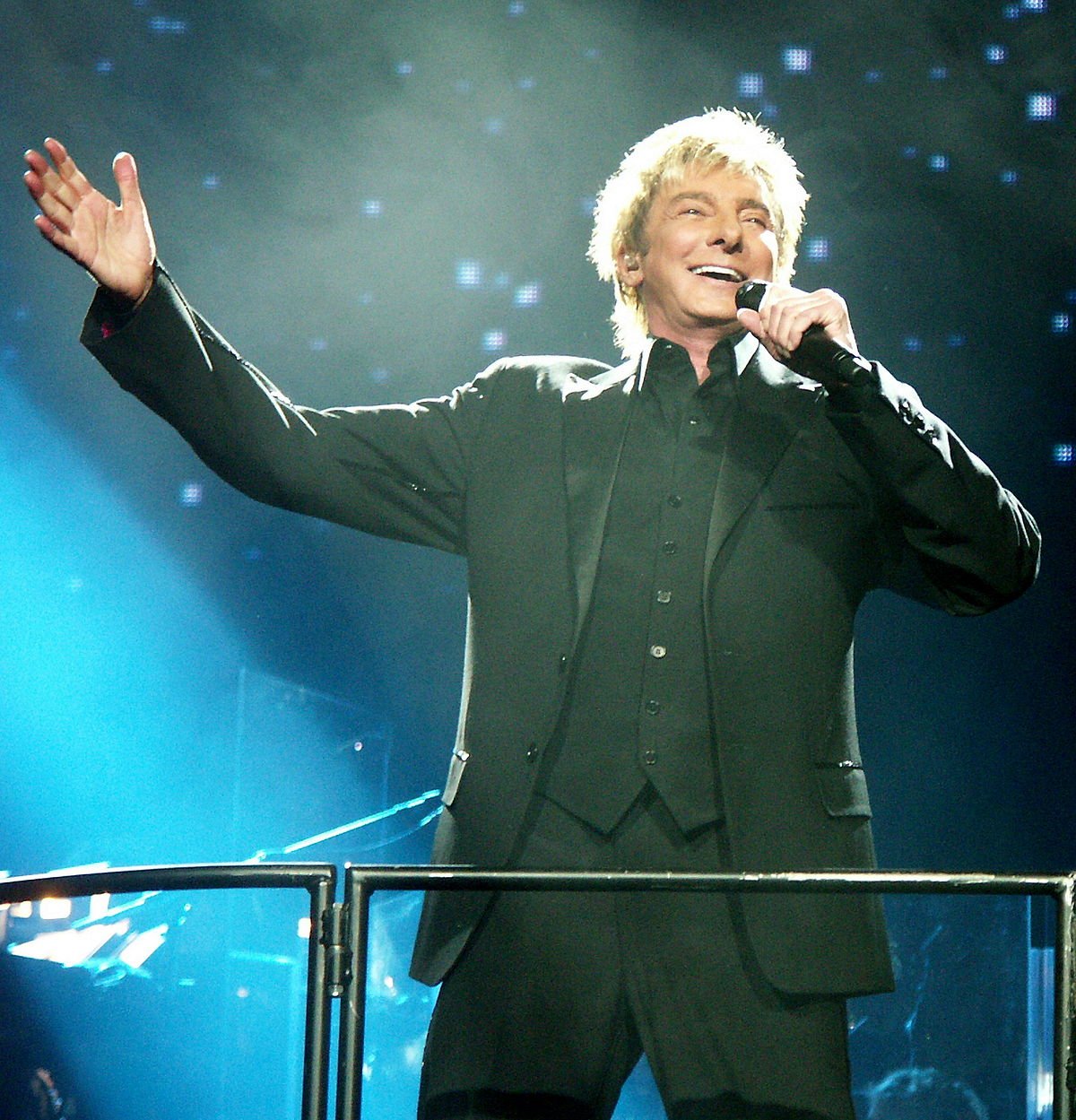  \"Her name was Lola, she was a showgirl...\" Happy Birthday Barry Manilow! 