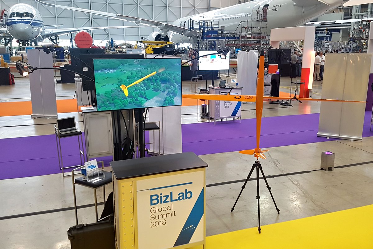 iridiumdynamics's tweet photo. We had a great time showing 300 attendees at the @airbusbizlab Demo Day how our Halo UAV efficiently hovers, to perform close-up long-range inspections.

Nice to see some other composite aircraft in the Final Assembly Line too! https://t.co/9gQi7YMF0t