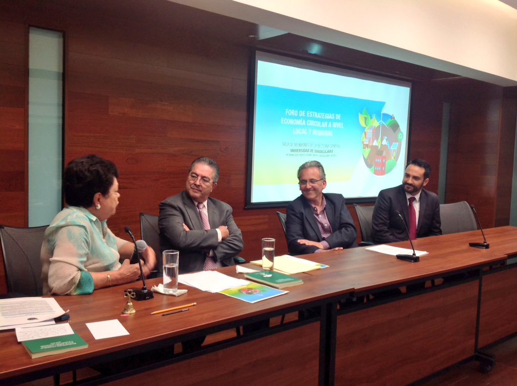 edparra5's tweet photo. Cierre del Foro de estrategias de #EconomiaCircular a nivel Local y Regional y lectura de la Declaración de Guadalajara @SemadetJal @udg_oficial @CMICJALISCO @DraCrisCortinas https://t.co/YAmfRv6U4p