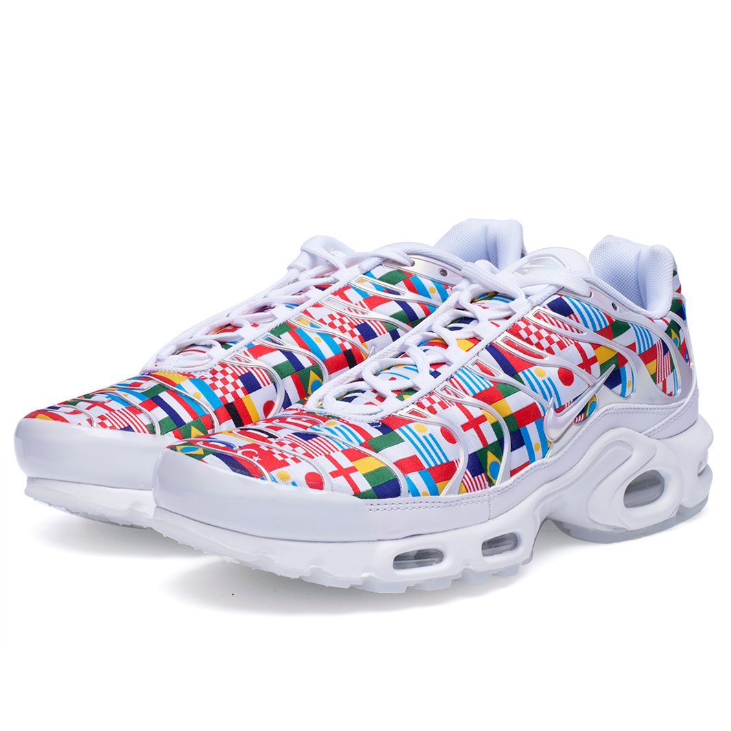 the_DopeFactory's tweet photo. TOMORROW'S RELEASE: THE FLAG PACK – The Air Max 90, Air Max Plus and Zoom Spiridon features an all-over flag print and iridescent details. Don't miss the release JUNE 14th, @ 9 AM CET.
#release #nike #AirMax90 #airmaxplus #zoomspiridon #dope #dopefactory #sneakerhead #sneakers https://t.co/DCI431JFej