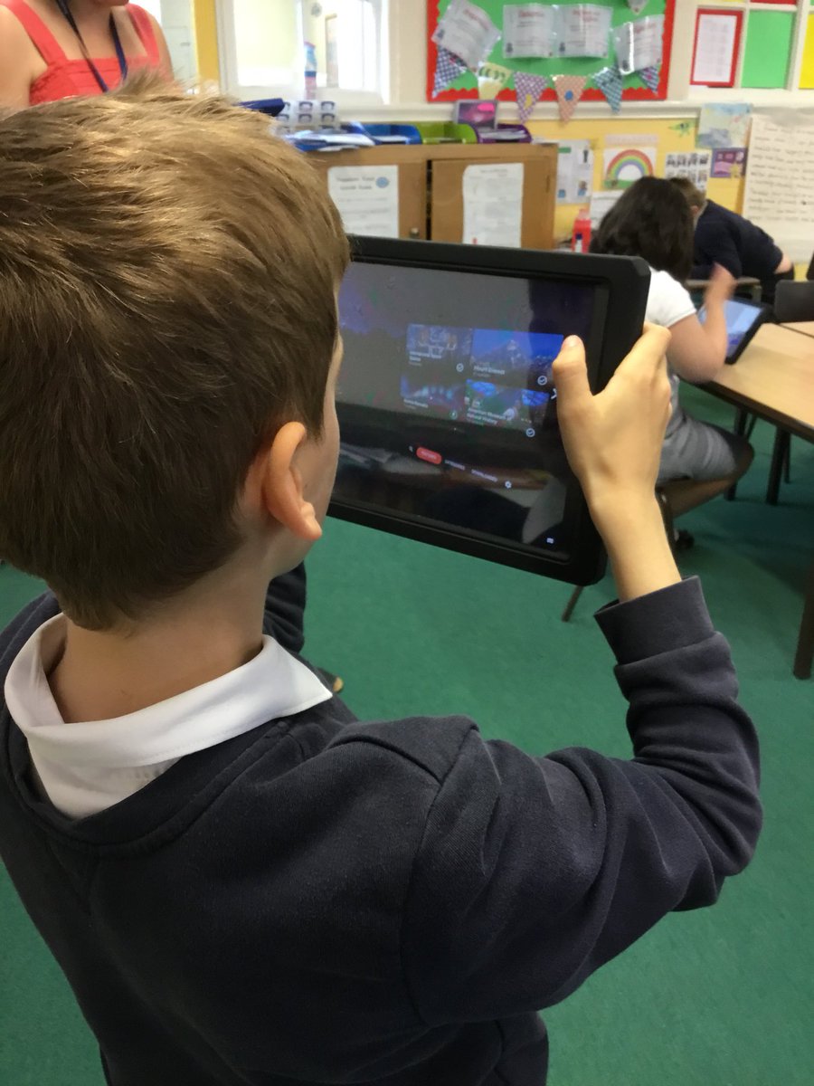 3HPoppletonRoad's tweet photo. Today we used #googleexpeditions to explore different places around the world - we were fascinated! https://t.co/mfqRsPniwG