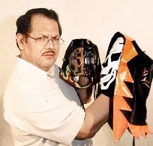 MPenaAAA's tweet photo. Un día como hoy, 13 de junio, nació el padre de la lucha libre moderna, el hombre que revolucionó la industria.

Hoy y siempre, recordamos y honramos a Antonio Peña, mente creativa y fundador de @luchalibreaaa https://t.co/xyQxvYzxNc